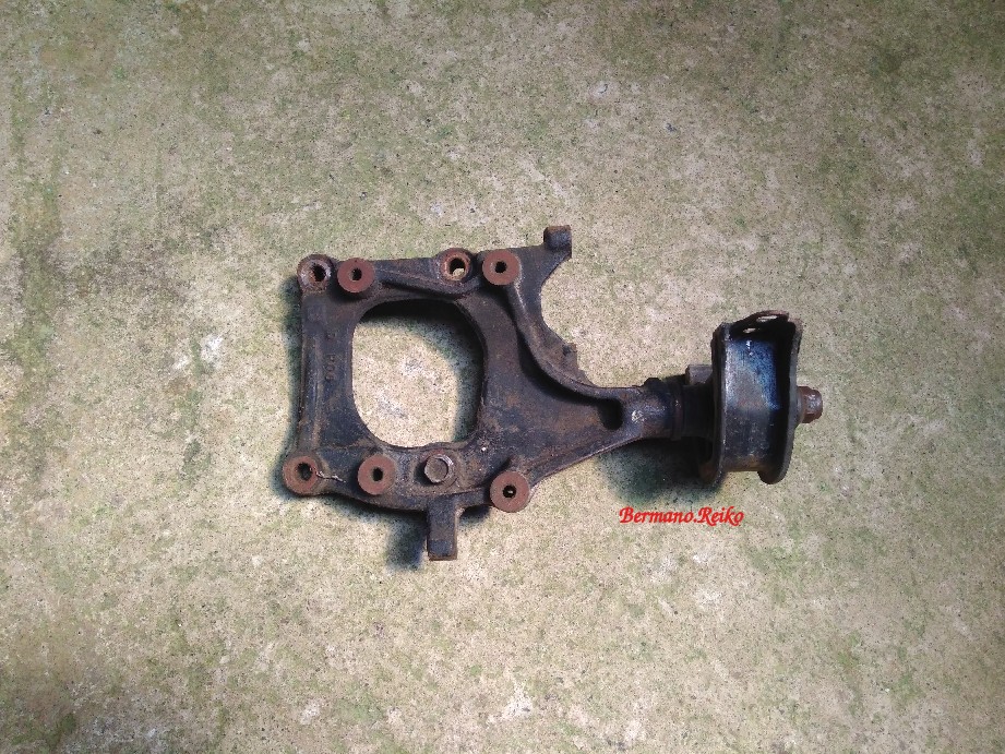 Engine Mounting D16