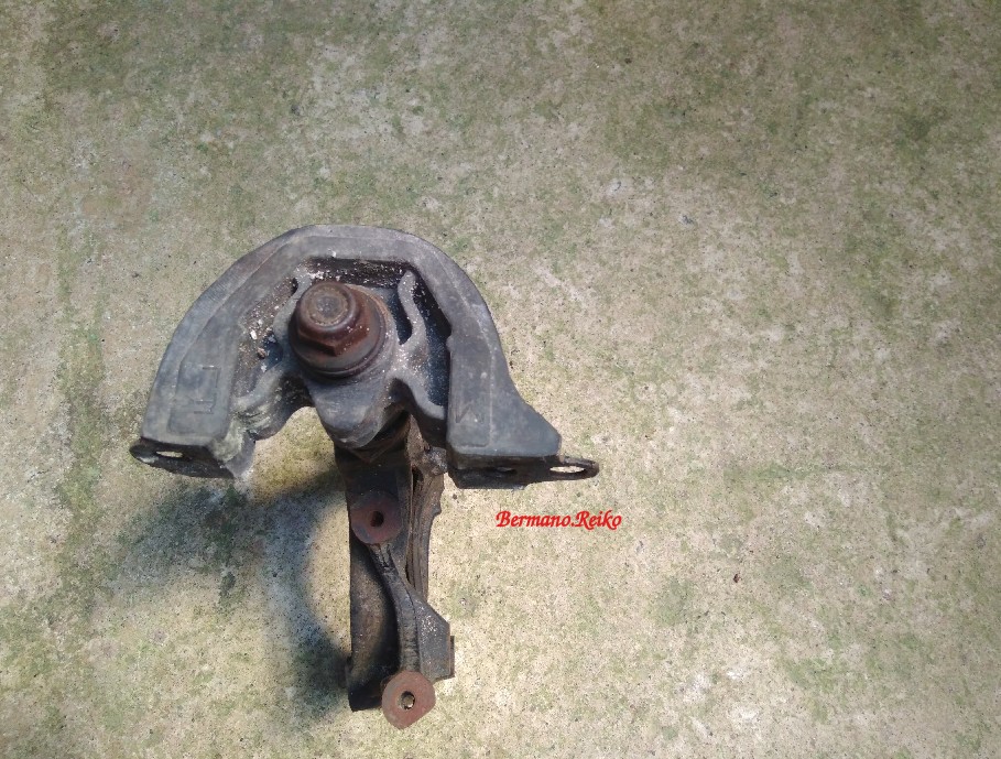 Engine Mounting D16 Kiri Bawah berikut bracket dan karet mounting Genio Estilo Ferio - Image 2